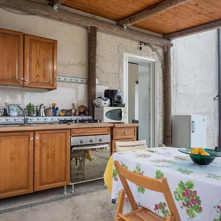 Orto Degli Ulivi فيلة تْشيفالو